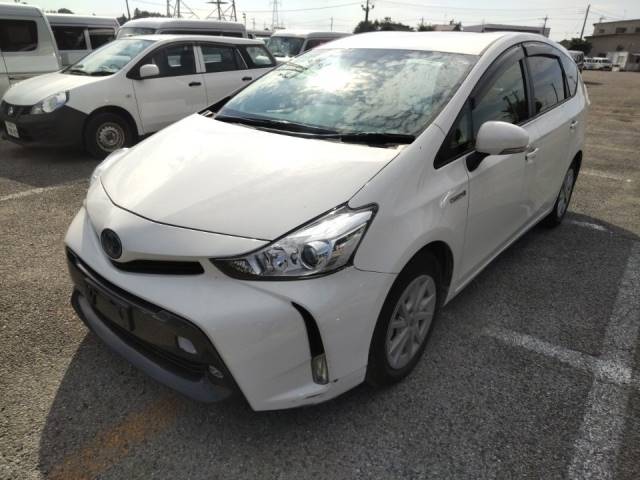 13631 TOYOTA PRIUS ALPHA ZVW41W 2018 г. (LUM Tokyo Nyusatsu)